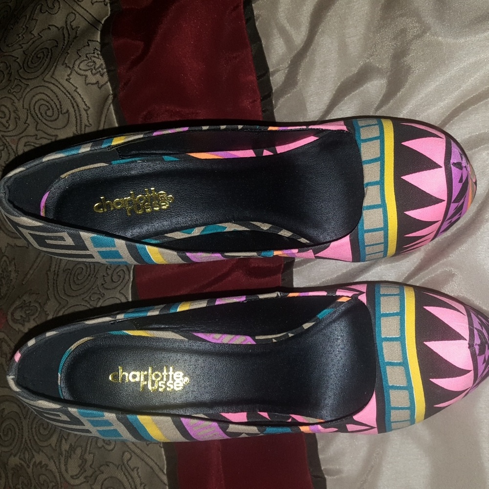 Shoes - Picture 2 of 3